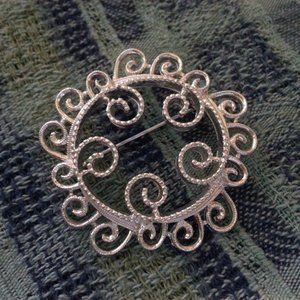 Sarah Coventry vintage silver filigree round with